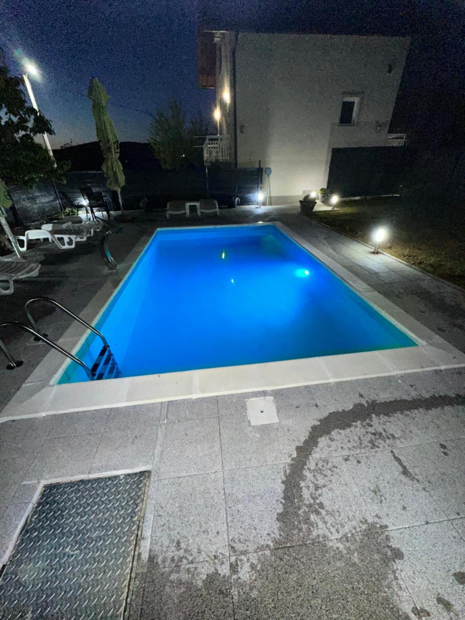 House Azra Holiday home